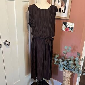 NWT Ann Taylor Factory Chocolate Brown Midi sheath pleated sleeveless L Dress